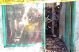 Gara-gara puntung rokok satu rumah di Kuningan terbakar, satu orang tewas