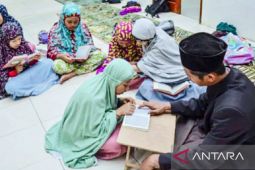 Pemkab Karawang kucurkan Rp25,18 miliar untuk insentif guru ngaji, segini per orangnya