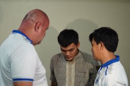 Jelang lawan Persebaya, pemain Persib takziah ke rumah duka ayah Rachmat Irianto