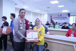 Polres Metro Tangerang dan mahasiswa gelar baksos sambut Ramadhan