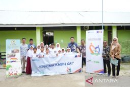KAI Sumut salurkan dana CSR Rp141,80 juta kepada  masyarakat