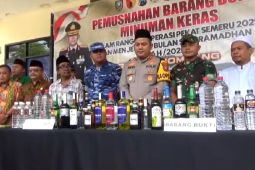 Polres Jombang musnahkan ribuan botol minuman keras