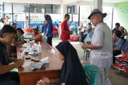 Ratusan warga Baskara Bakti antusias berobat di Mobil Sehat Timah
