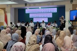 Cahaya zakat menembus sunyi teman tuli lewat Mushaf Al-Qur'an Isyarat  Oleh Sean Filo Muhamad  Jumat, 28 Februari 2025 07:52 WIB