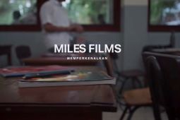 "Rangga & Cinta" film kisah romantis SMA sekuel "Ada Apa Dengan Cinta?" yang diselingi lagu-lagu ikonik Melly Goeslaw