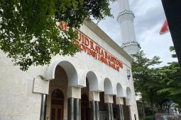 1.000 takjil gratis selama Ramadhan di Masjid Raya Bandung