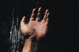 Doa dan niat mandi sunnah sebelum puasa Ramadhan serta tata caranya