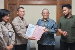 Pemprov Sumut serahkan dokumen revalidasi Toba Caldera kepada  KNIU