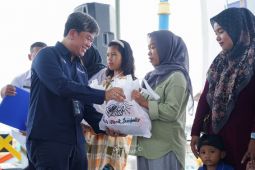 PT Timah bagikan paket makanan tambahan ibu hamil dan anak stunting Nelayan II Bangka