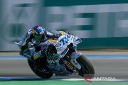 Marc Marquez menangi MotoGP Thailand 2025, setelah duel dengan adiknya