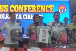 Polisi menangkap tiga pencuri batubara di Cirebon