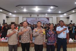 TNI-Polri perkuat solidaritas  warga di perbatasan Bengkayang Kalbar