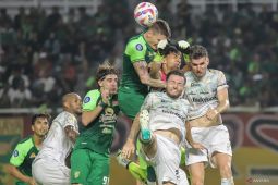 Liga 1 - Persebaya menang telak 4-1 atas Persib Bandung