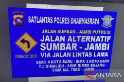 Jalan Sumbar-Jambi terputus akibat bencana
