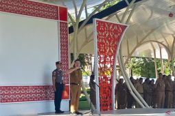 Wali Kota Kupang pada apel perdana minta ASN berkinerja baik