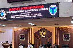 Bupati dan Wakil Bupati Batanghari hadiri rapat paripurna istimewa
