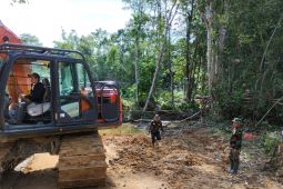 Satgas TMMD di perbatasan tetap bangun jalan di tengah puasa