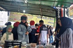 Pedagang takjil padati sejumlah ruas jalan saat Ramadhan di Gorontalo