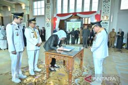 Wali Kota Jambi dan wakilnya Ikut sertijab