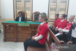 Hakim tolak eksepsi pemilik Sanggar Barbie Cia Production terdakwa penipuan Rp758 juta