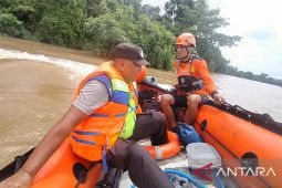 Tim SAR cari tiga korban perahu tenggelam  di Sungai Musi Rawas