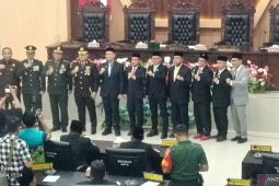 Pasangan Hendriyanto - Samsul sampaikan pidato perdana di DPRD Labura