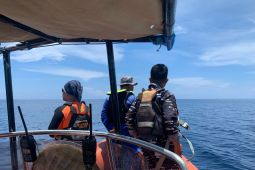 Tiga korban longboat terbalik di Malut masih belum ditemukan tim SAR