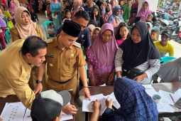 Bupati Mojokerto pastikan tak ada pemotongan penerima bansos