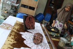 Batik motif relief candi di Malang