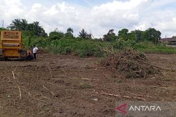 Stadion Sangnaualuh dibersihkan, target 10 hari klar