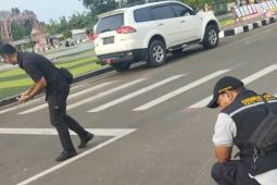 Disbudpar Kota Tangerang bersihkan taman tematik dari ranjau baut