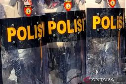 Seratusan massa BEM seluruh Indonesia gelar aksi di kawasan Monas