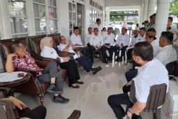 Wali Kota Gorontalo menginstruksikan camat tangani sampah
