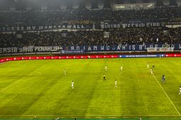 Persib Bandung kokoh di puncak klasemen usai tekuk Persik Kediri 4-1