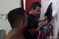 Satu orang pengedar sembunyikan sabu-sabu dalam gendongan bayi
