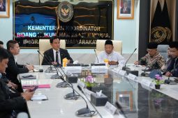 Yusril siap jembatani penyampaian aspirasi ormas Islam kepada Presiden