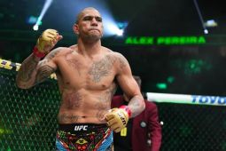 Juara UFC Pereira  inginkan laga tinju lawan Usyk pada September 2025