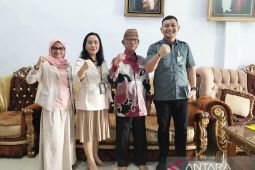 Bupati Bone Bolango tetap beri jaminan sosial bagi pekerja rentan