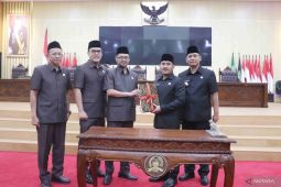Bupati Bekasi sampaikan nota penjelasan ubah perda pajak dan retribusi