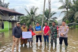 PHR menyalurkan 8.000 liter air bersih bagi korban banjir Rumbai