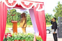 Gubernur Papua Tengah tegaskan pentingnya layanan prima bagi rakyat