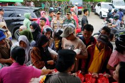 Polres Bengkayang bazar murah Ramadhan untuk bantu warga