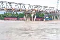 Polairud Jambi cek jembatan Tembesi pasca ditabrak tongkang batu bara