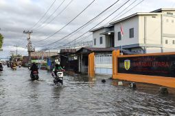 Sejumlah ruas jalan di HST terendam usai diguyur hujan lebat