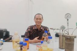 Profesor ITS manfaatkan limbah plastik dan biomassa untuk kembangkan biofuel