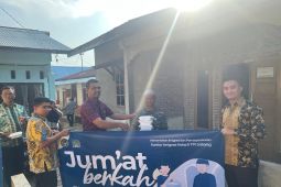Jumat Berkah, Imigrasi Sabang bagikan makanan bergizi