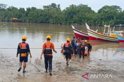 Tim gabungan Babel cari warga jatuh di Sungai Pelabuhan Gantung