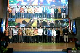 Mensos-Perguruan tinggi lakukan MoU pengentasan kemiskinan di Jawa Barat