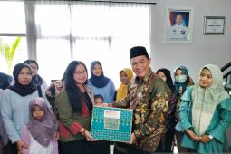 Anggota Komisi VII DPR kunjungi keluarga korban KRI Nanggala