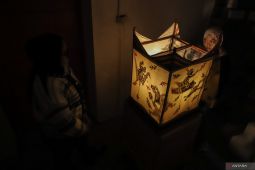 Pameran lukisan damar kurung di Gresik